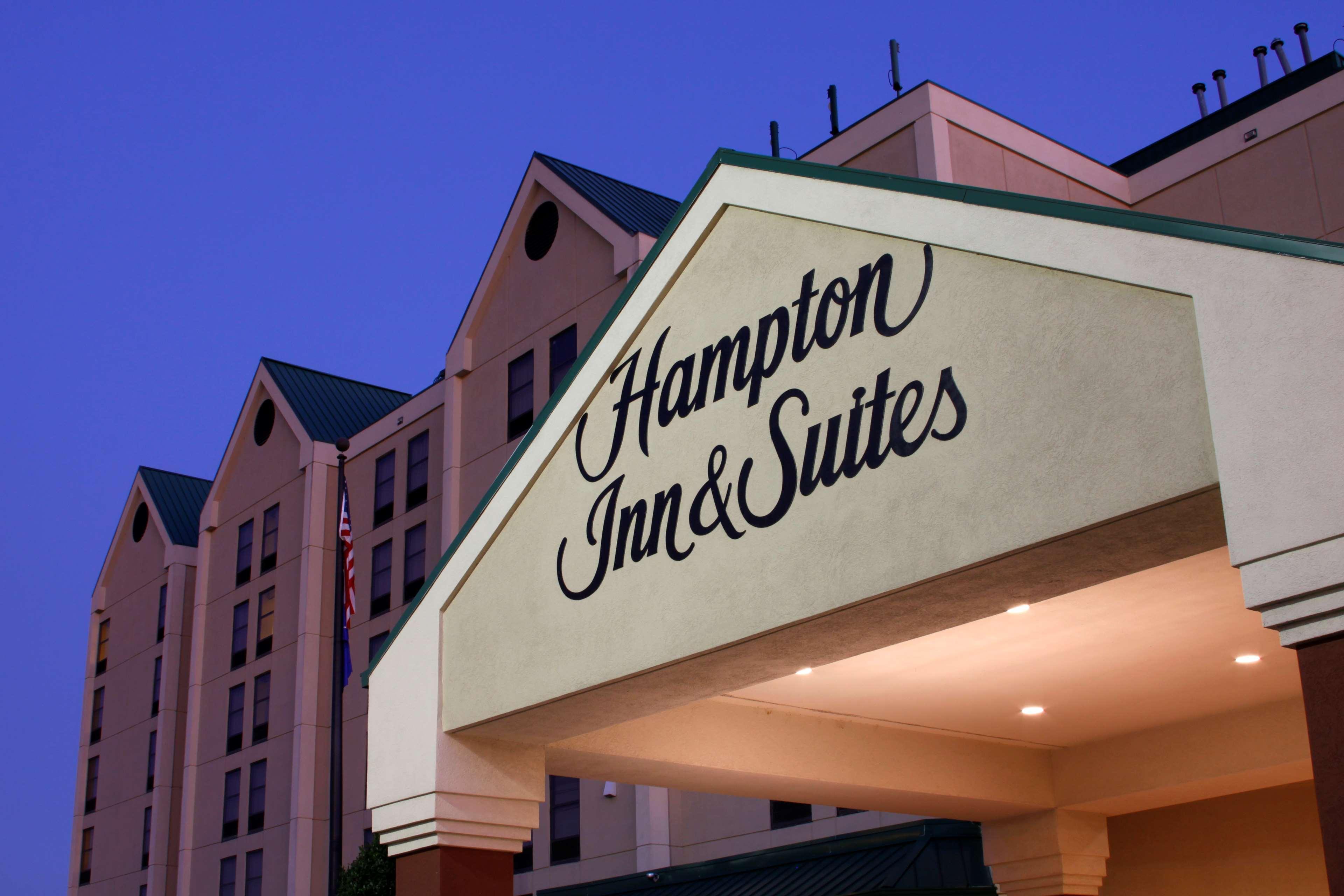 Hampton Inn & Suites Nashville-Airport Exterior photo